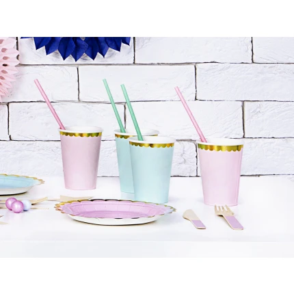 Švelniai žalsvi vienkartiniai puodeliai aukso krašteliu (6 vnt./220 ml)