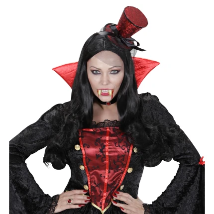 Šviečiančios tamsoje vampyro iltys