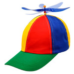 Spalvinga kepurė su malūnėliu